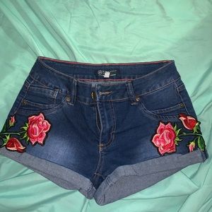 flower 🌺 shorts.